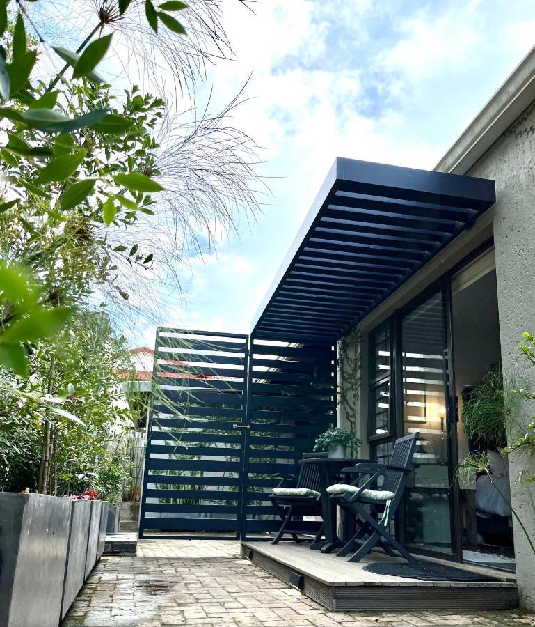 Art-Inspired Bedroom Close To Cbd Mossel Bay Exterior photo